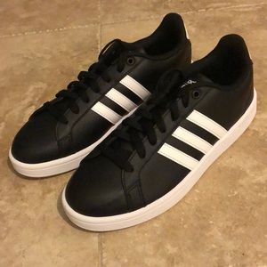 Women’s Adidas Cloudfoam Advantage Sneakers US 9.5